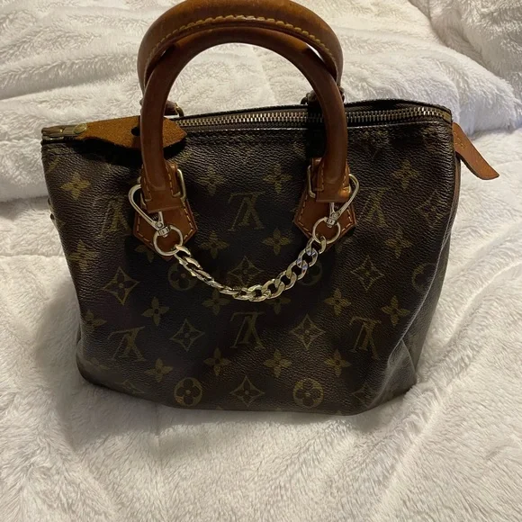 Louis Vuitton handbag - Picture 2 of 9